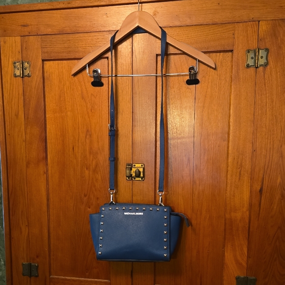 Michael Kors Selma Studded Saffiano Leather Messenger Celadon Handbag - Picture 1 of 12